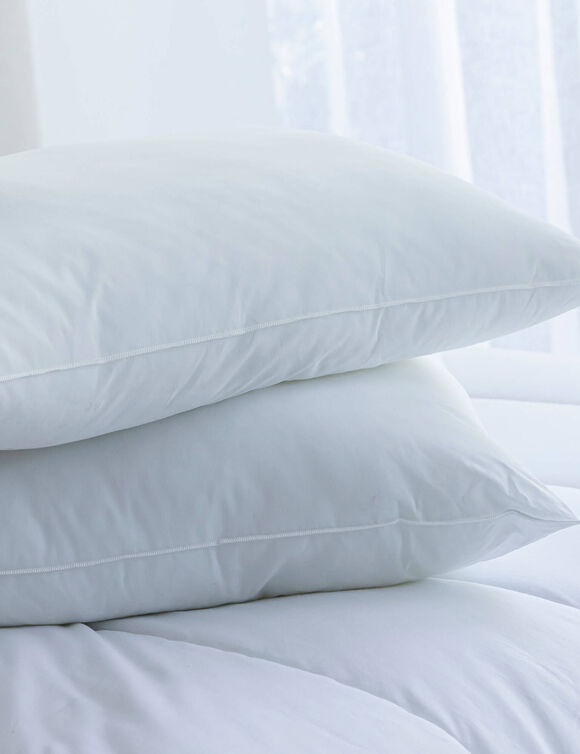 Stevig, transpiratiewerend hoofdkussen (wit) Stevig, transpiratiewerend hoofdkussen (wit)